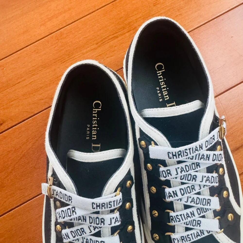 Dior Black and White Low-Top Sneakers - Picture 3 of 10